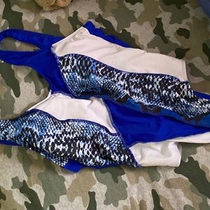 Never worn, great condition!